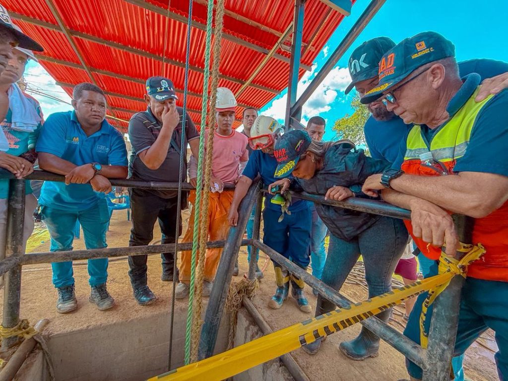 García informó que 14 personas quedaron atrapadas